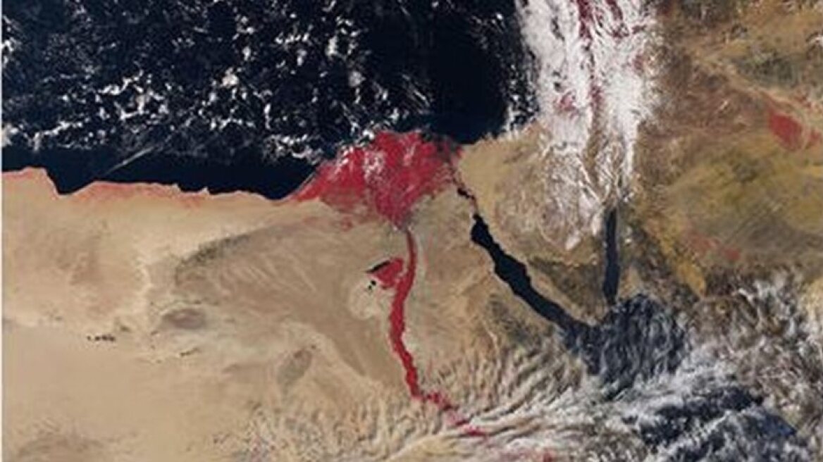 Is the Apocalypse at hand? Nile river takes on ‘bloody red’ colour! (photo)